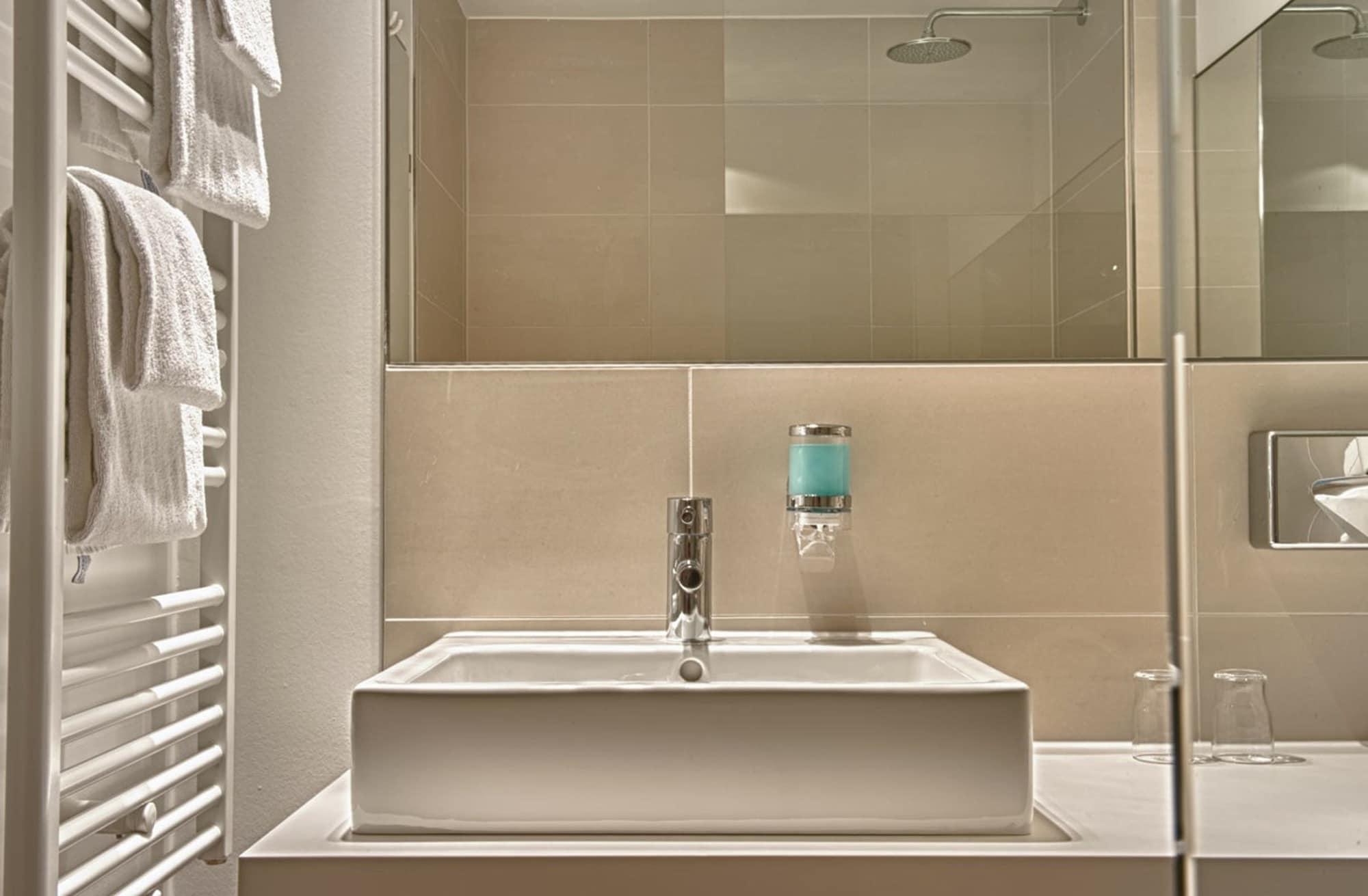 Hotel Conti Duisburg - Partner Of Sorat Hotels 객실 사진