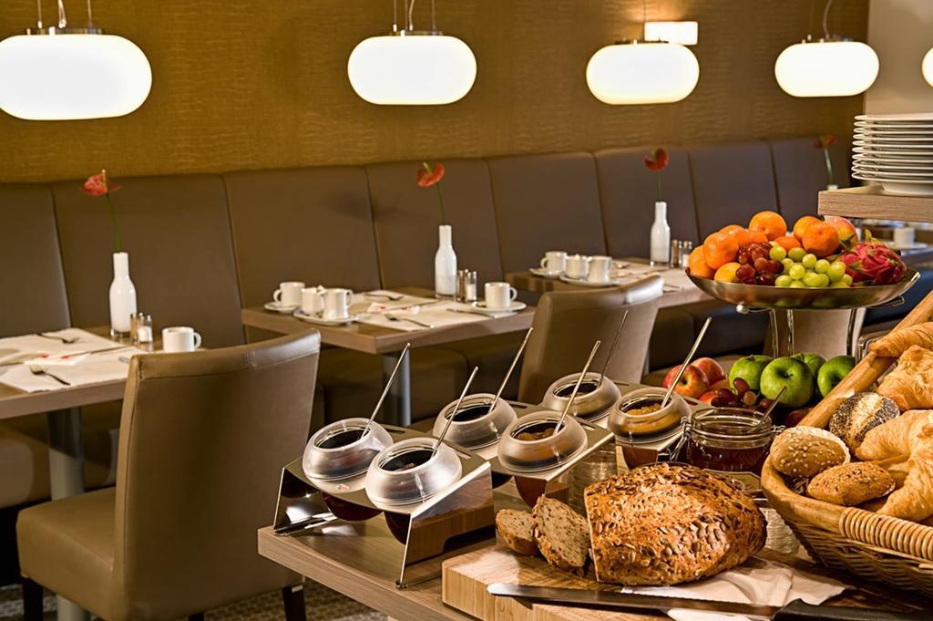 Hotel Conti Duisburg - Partner Of Sorat Hotels 레스토랑 사진
